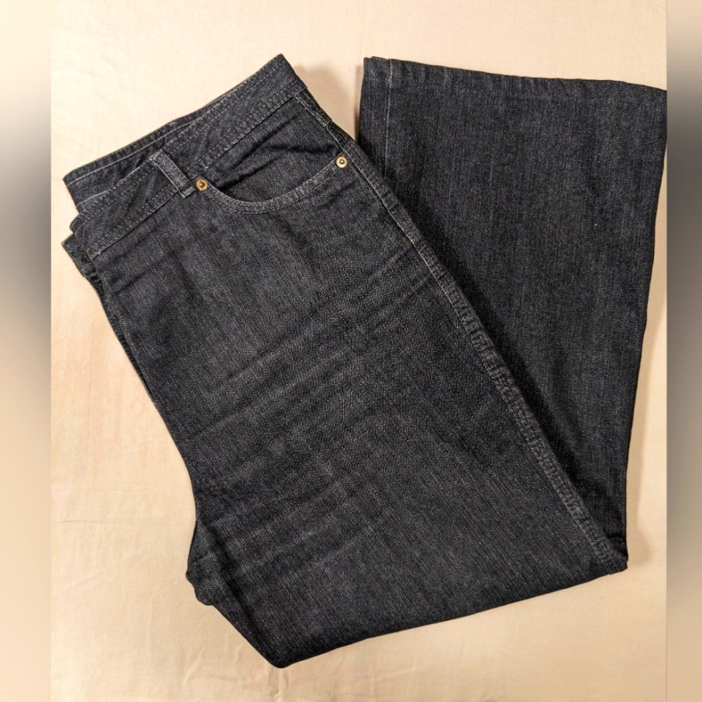 Peck & Peck Weekend Black Wash Cropped Jeans - size 16